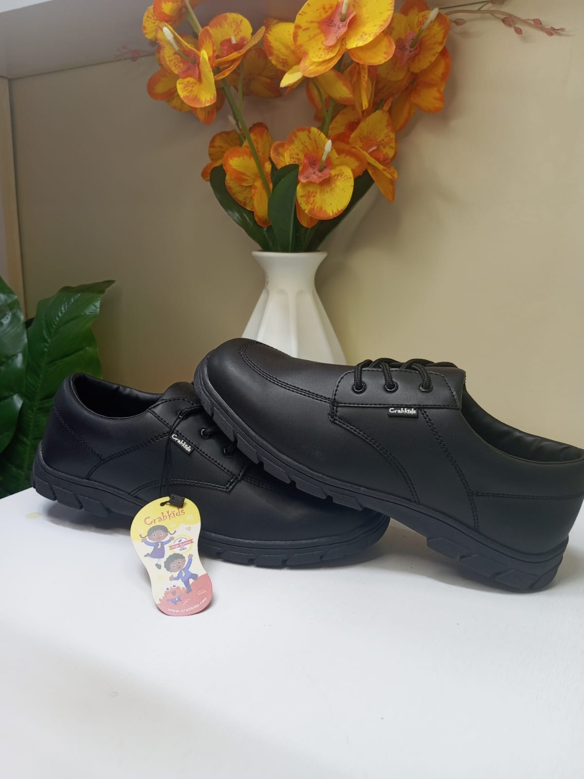CrabKids Classic Lace-Up School Shoe